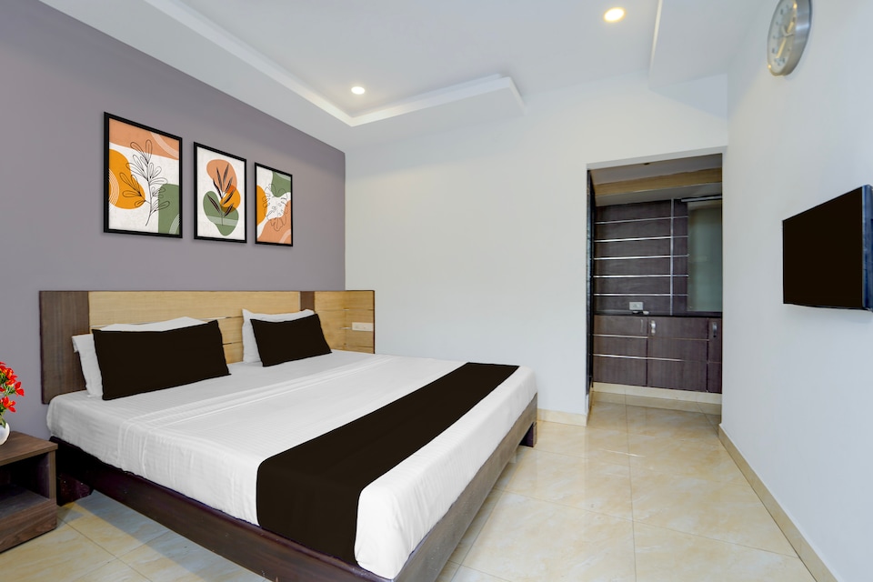 Collection O Thiruparankundram City Centre Formerly Sathyaa Grand Inn, Madurai Bypass, Madurai