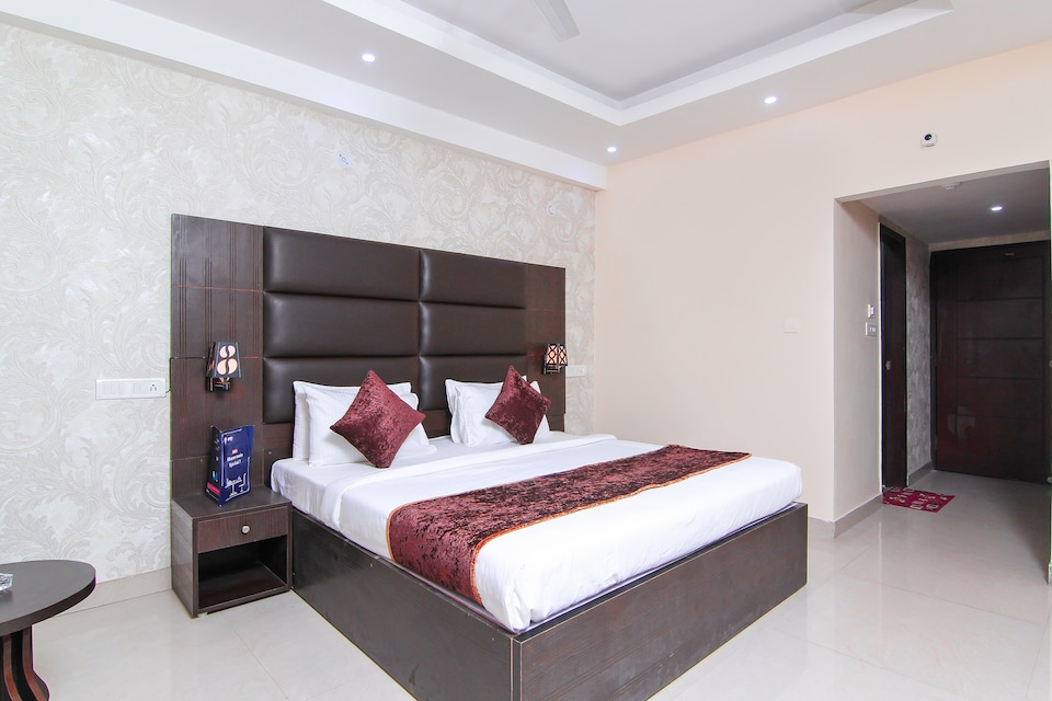 LIVE as LCK2563, Charbagh Lucknow, Lucknow