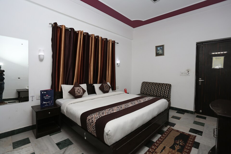 OYO 11539 Hotel Priya, Shilpgram, Agra