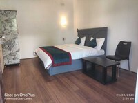 Hotel O Graceland