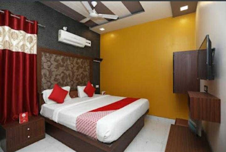 OYO Hotel Krishna Nh2 Bhartpur Road Mathura, Mathura Station, Mathura