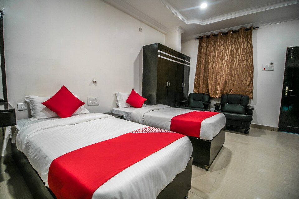 OYO 11565 V V Pride, Chandanagar, Hyderabad