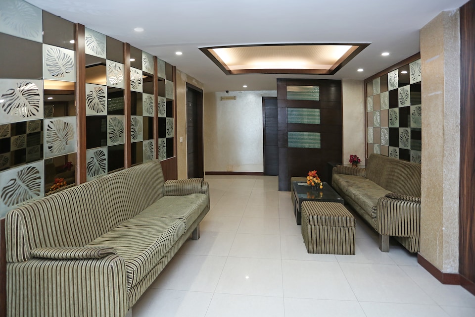 OYO 11577 Hotel Crystal Retreat, Fatehabad Road, Agra
