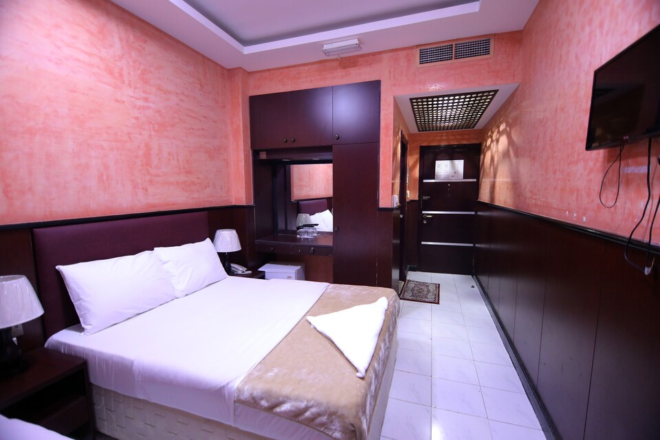 OYO 912 Tanha Hotel, Deira, Dubai