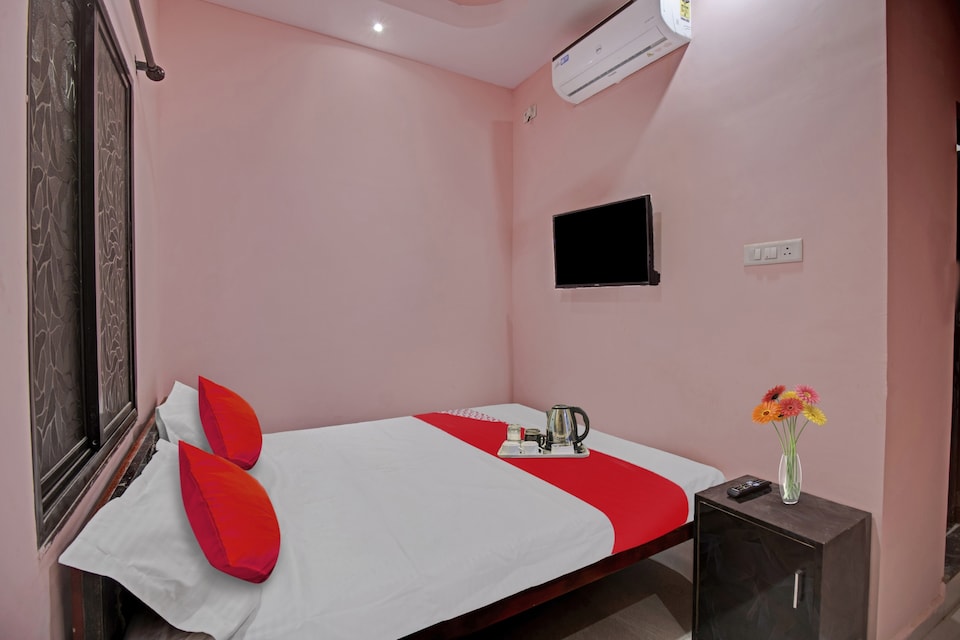 Hotel O R K Guest House, Manish Nagar Besa, Nagpur