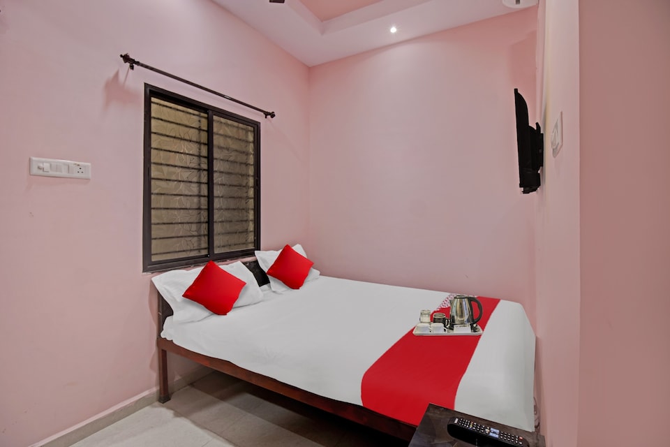 Hotel O R K Guest House, Manish Nagar Besa, Nagpur
