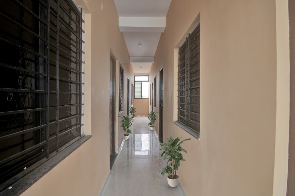 Hotel O R K Guest House, Manish Nagar Besa, Nagpur