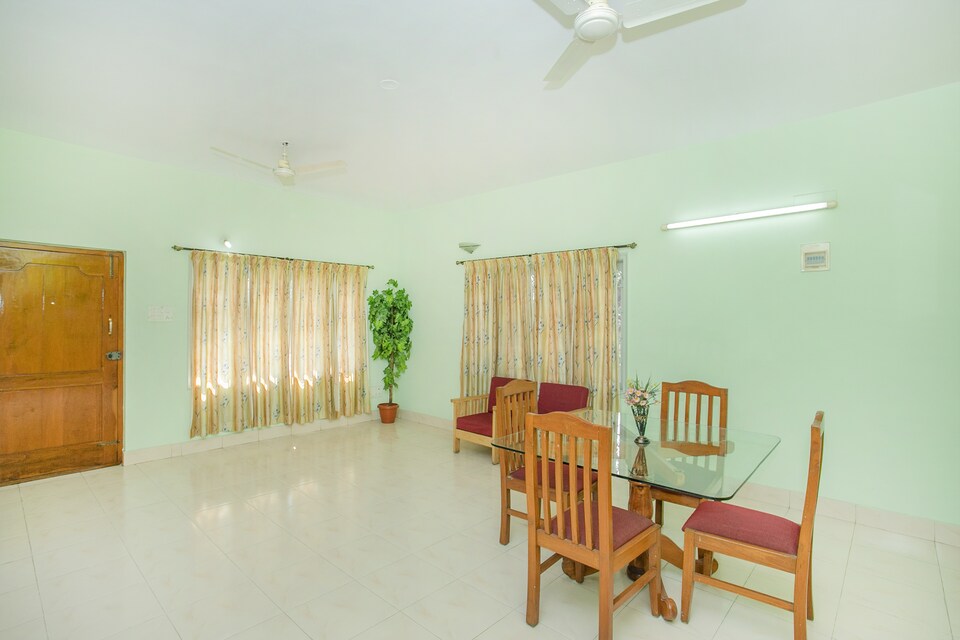 OYO Hotel Red Carpet Residence Near Lalbagh Botanical Garden, Shantinagar Bangalore-II, Bangalore