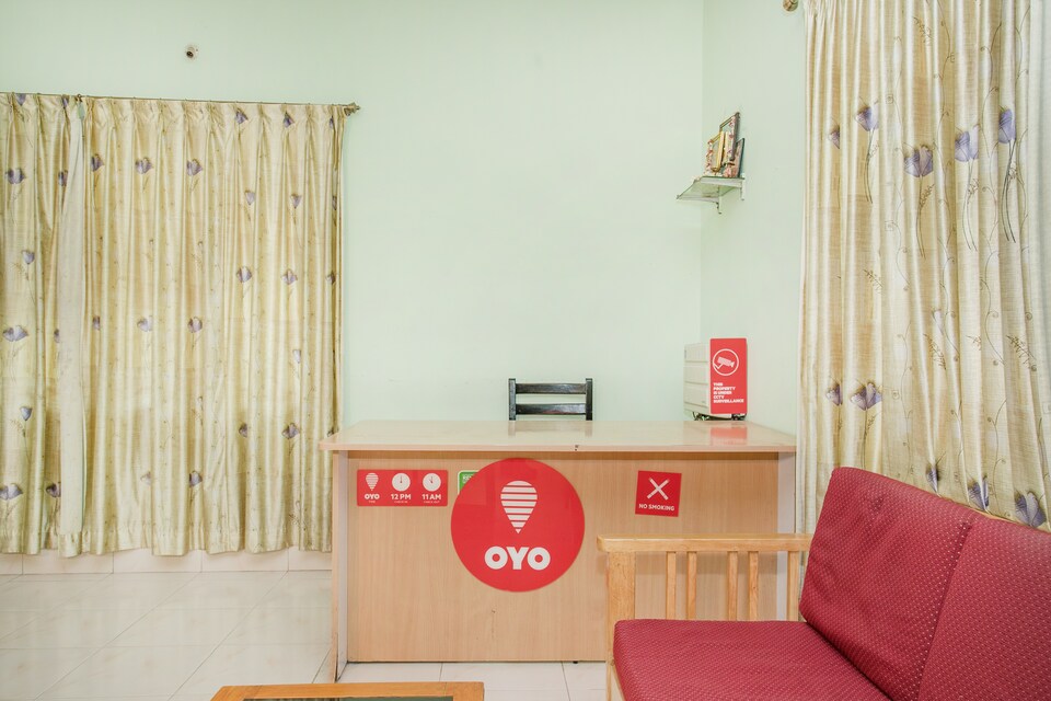 OYO Hotel Red Carpet Residence Near Lalbagh Botanical Garden, Shantinagar Bangalore-II, Bangalore