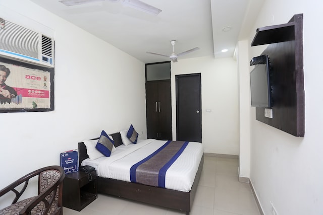 OYO Hotel Aravali Inn Near Ambience Mall