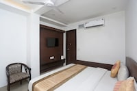 OYO Hotel Aravali Inn Near Ambience Mall