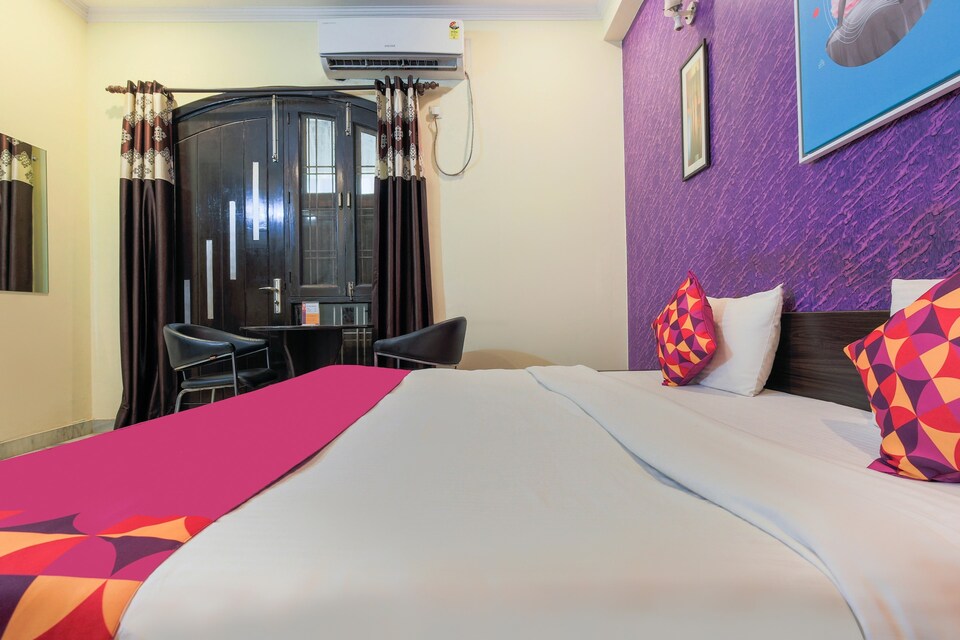 OYO Galaxy Inn , Medanta, गुड़गांव