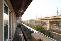 OYO Royal Palace Inn Near M2k Cinemas Rohini