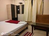 Hotel O Golden beach inn