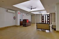 Capital O Retreat Inn Near Lotus Temple