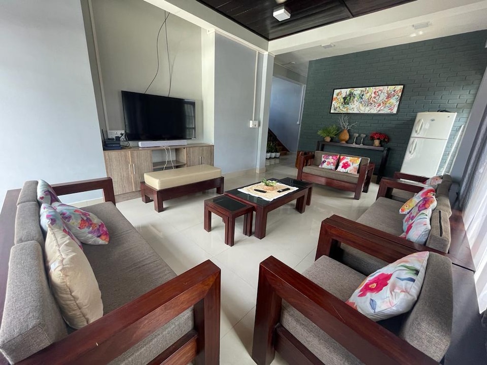 OYO Home Zotui Inn, Churachandpur, Churachandpur