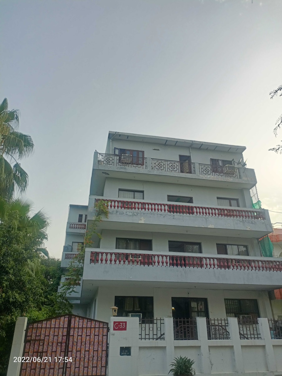 OYO Metro View Residency Near Snow World, Noida City, Noida