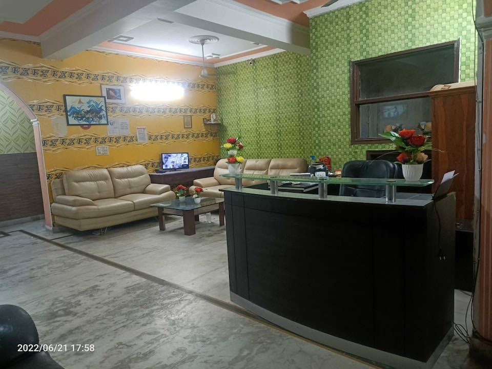 OYO Metro View Residency Near Snow World, Noida City, Noida