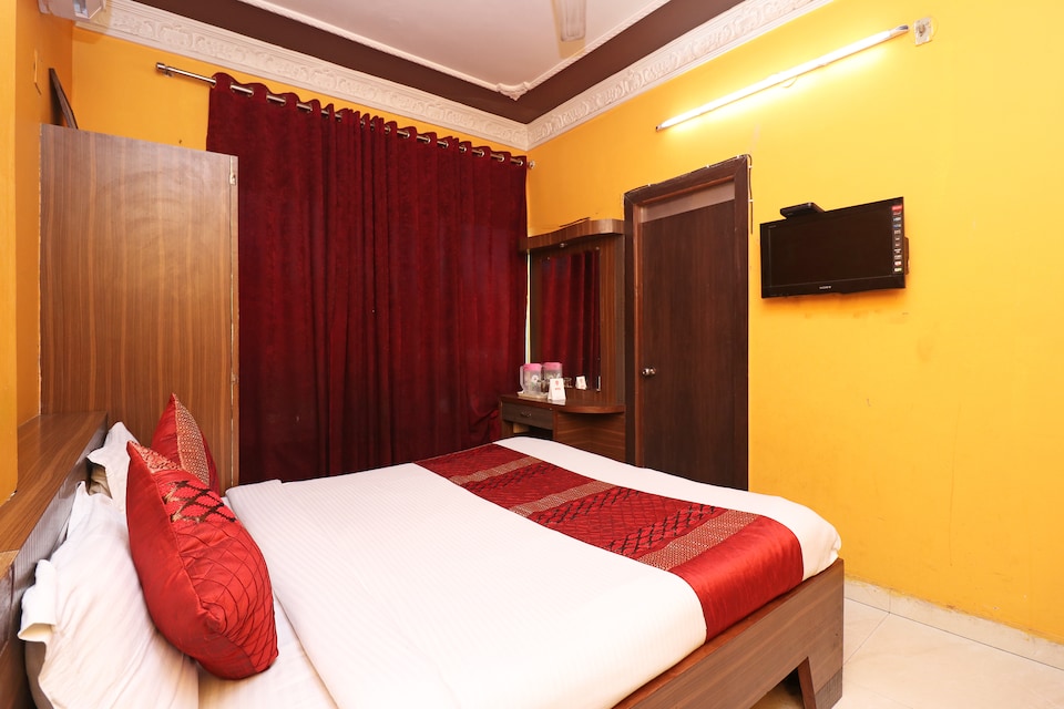 OYO 11637 Hotel Novelty, Jammu, Jammu