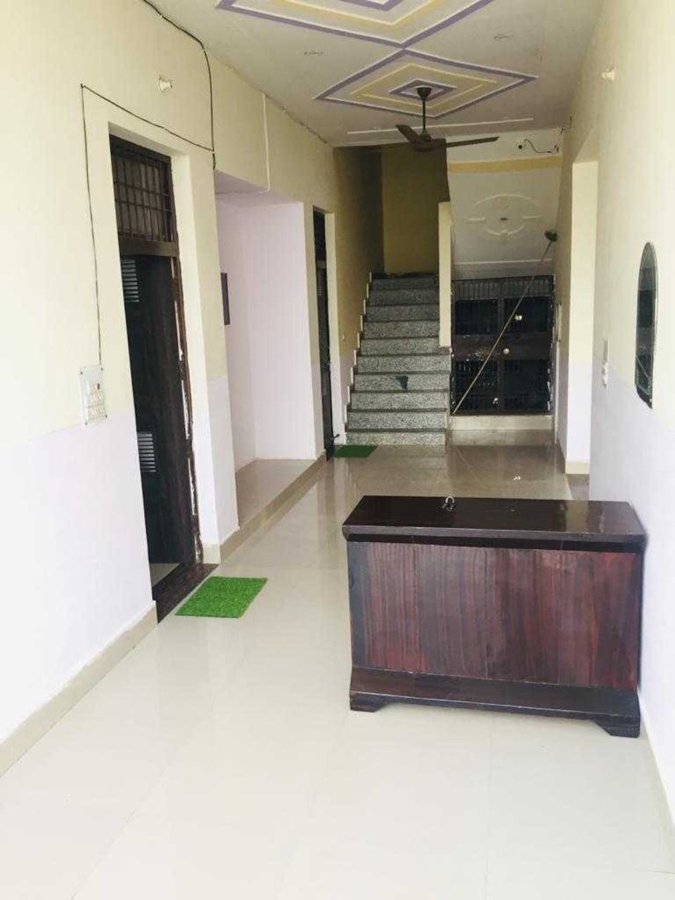 OYO Hotel King House, Gulaothi, Gulaothi