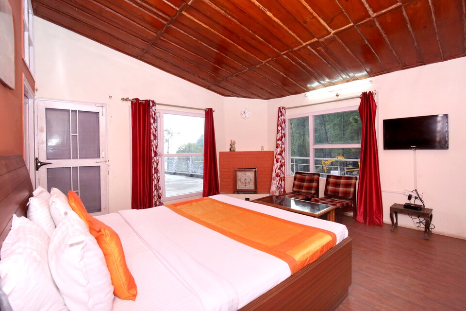 OYO 11662 Home Hill View 2RK, Kasauli, Kasauli