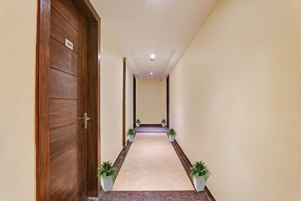 Townhouse Hotel Spotlight, Fazal Ganj Kanpur, कानपुर