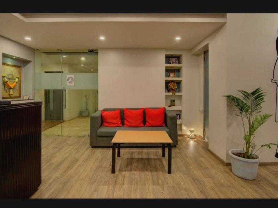 OYO Hotel Raas Near Crown Plaza, Rohini Delhi, दिल्ली