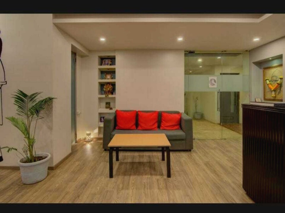 OYO Hotel Raas Near Crown Plaza, Rohini Delhi, दिल्ली