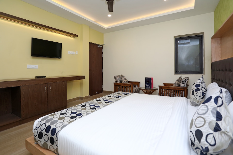 Capital O 11666 Hotel Prakash Inn, Gomti Nagar Lucknow, Lucknow