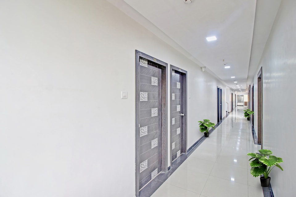 OYO 91174 Hotel Raj Mahal, Mumbai Airoli-Vashi, Mumbai