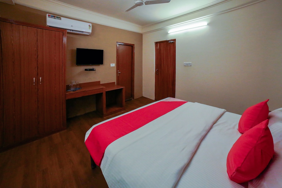 OYO 11675 Hotel Prahlad Inn, City Centre, Gwalior