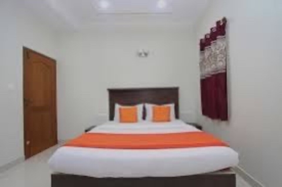 SPOT ON Ekanki Enclave Near Pvr Ansal Plaza Greater Noida, Noida City, Noida