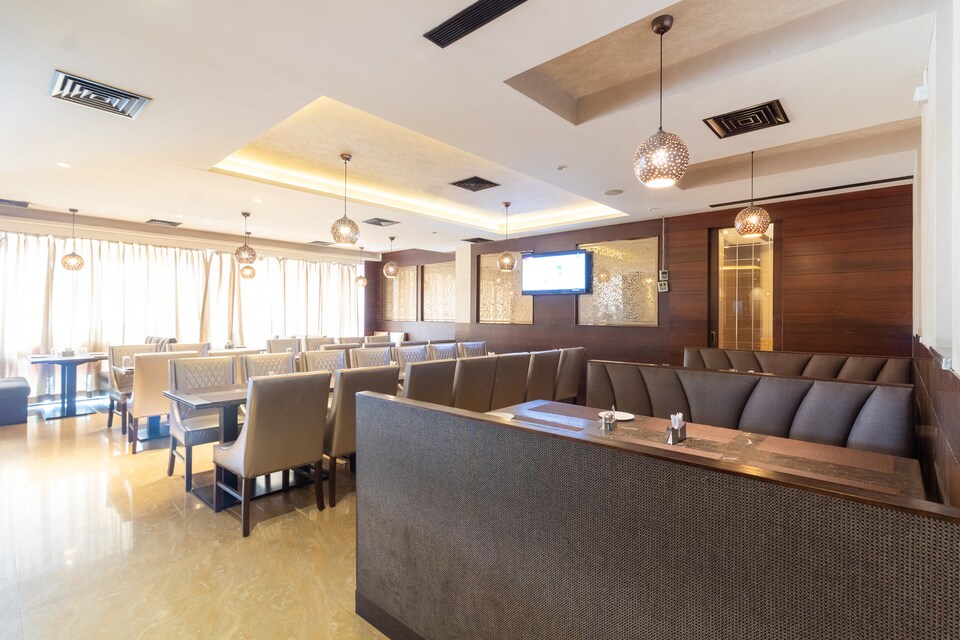 OYO 11676 Nakshatra Grand, LB Nagar - Ramoji, Hyderabad