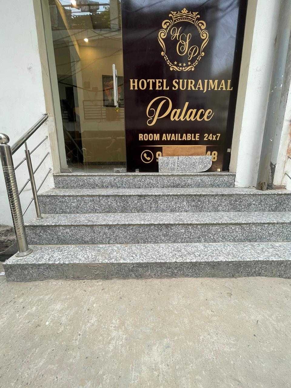 OYO Hotel Surajmal Palace, Noida City, नोएडा