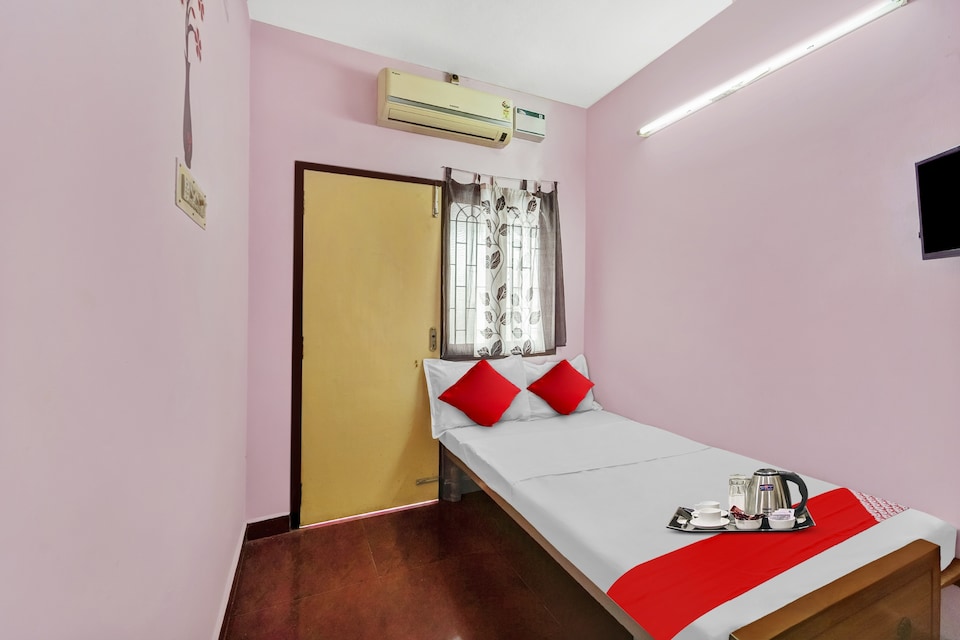 Hotel O Arunachala Guest House Near PVR SPI Palazzo Chennai, Vadapalani Chennai, Chennai