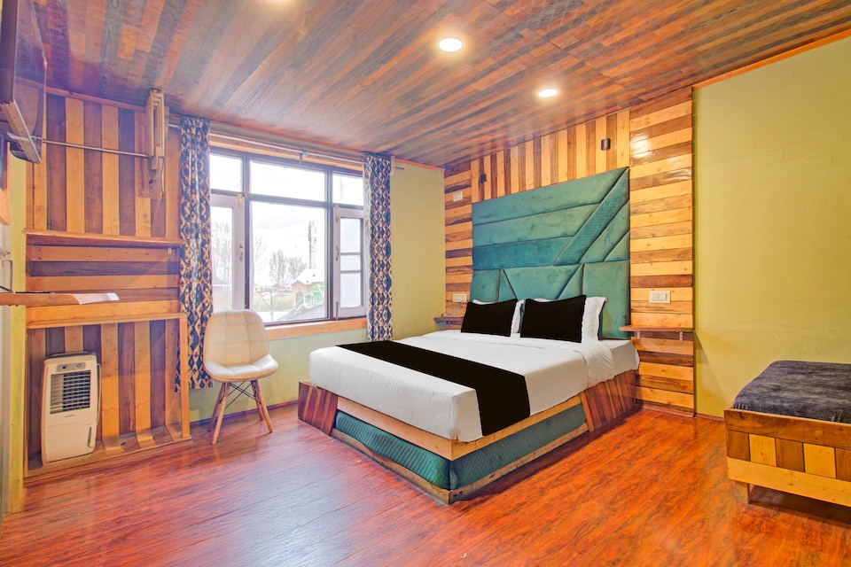 Collection O Padshahi Bagh Formerly Matamal Cafe, Rajbagh, Srinagar