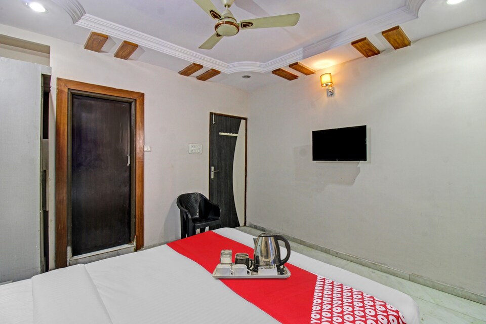 OYO 91250 Four Seasons Service Apartment, Bus Stand Nagpur, Nagpur