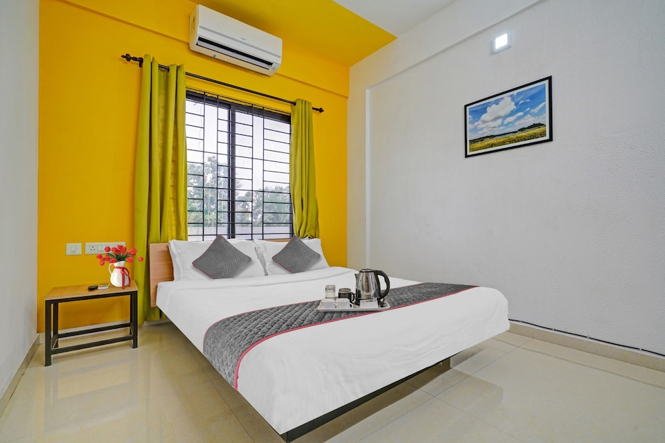 OYO Townhouse 1074 Hotel Parudeesa Residency, Edapally Kochi, Kochi