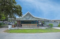 Capital O 90557 Dedsaan Beach Village