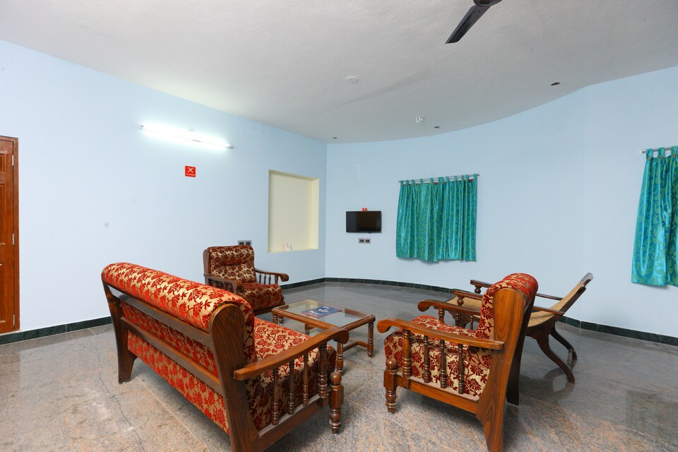 OYO Home 11699 Traditional 2BHK, Pondicherry City Centre, Pondicherry