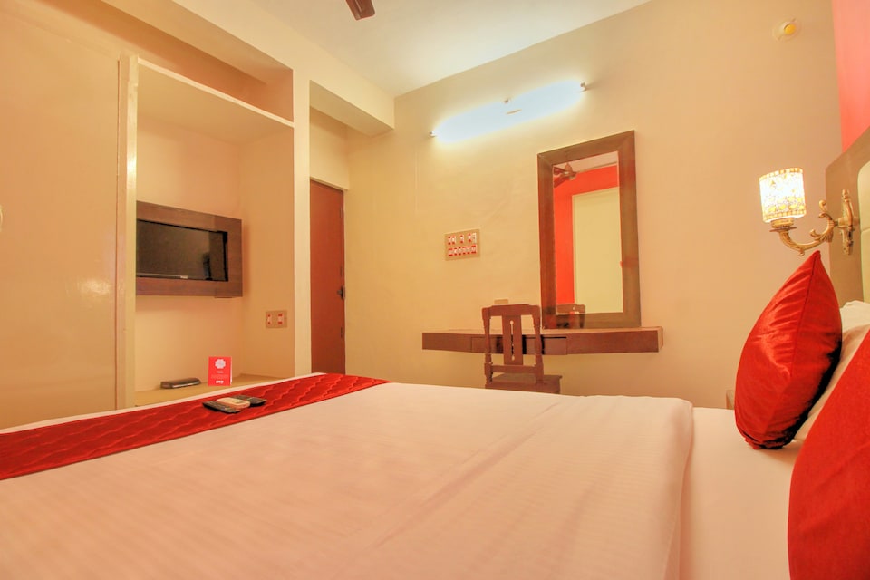 OYO 11704 Ravi Krishna Inn, Pondy Upcountry, Pondicherry