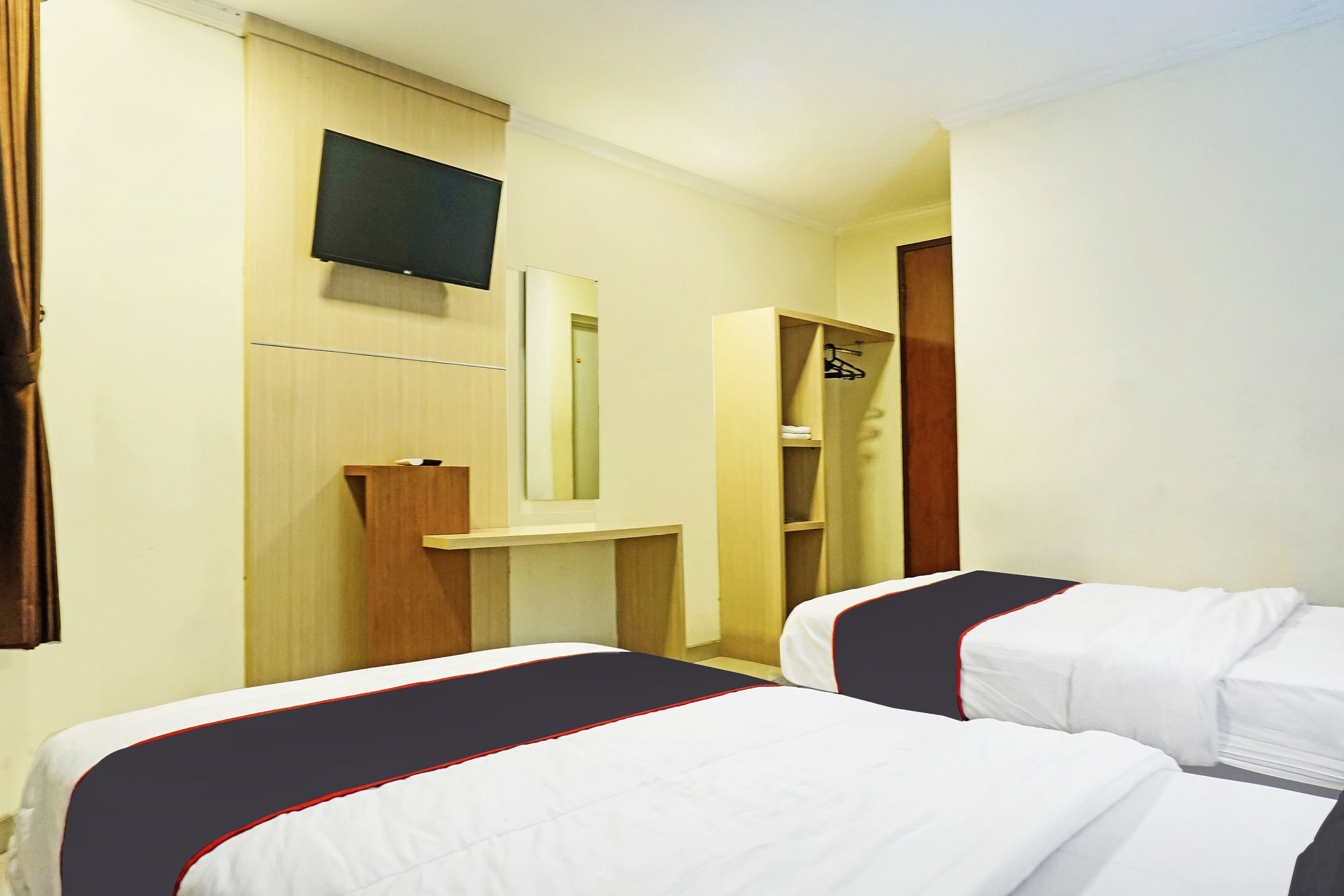 U menga intim suratlarini yubordi