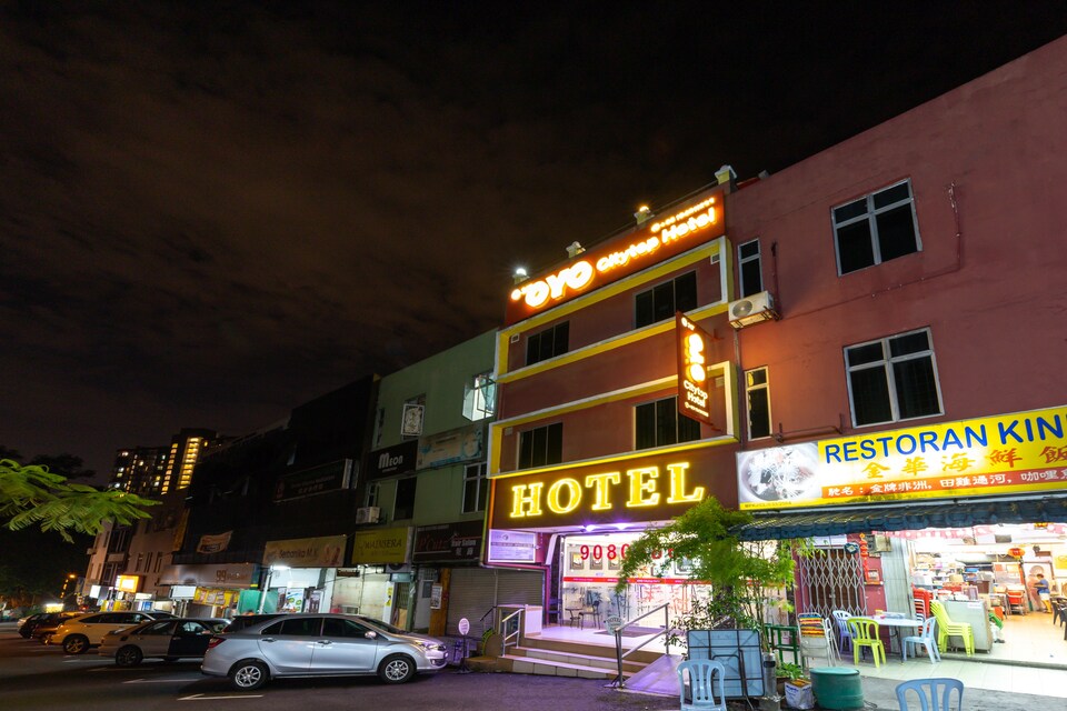 OYO 317 Citytop Hotel, Batu 9, Cheras