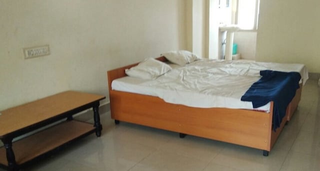 OYO East Inn Hotel Near Satyam Inox Patel Nagar