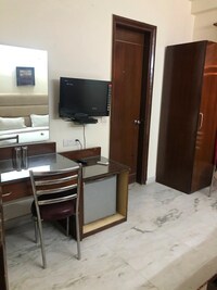 OYO East Inn Hotel Near Satyam Inox Patel Nagar