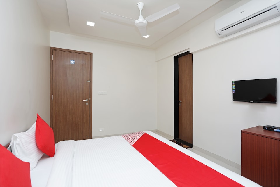 OYO 11742 Hotel Aakiyo Rooms, Baner Pune, पुणे