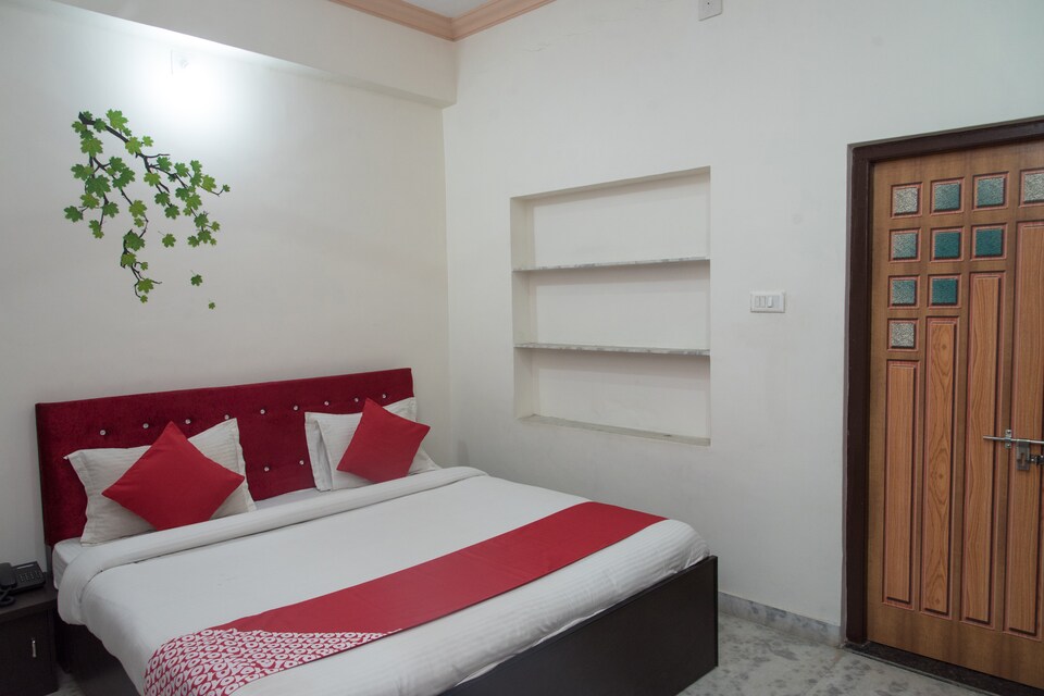 OYO 11743 Hotel Shree Krishna, Udaipur Central, Udaipur