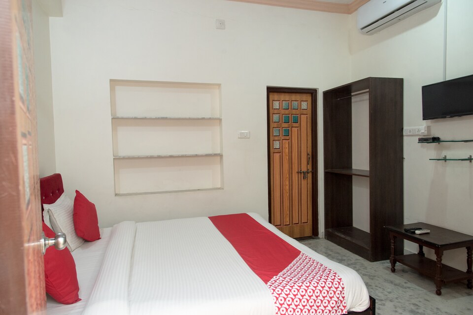 OYO 11743 Hotel Shree Krishna, Udaipur Central, Udaipur