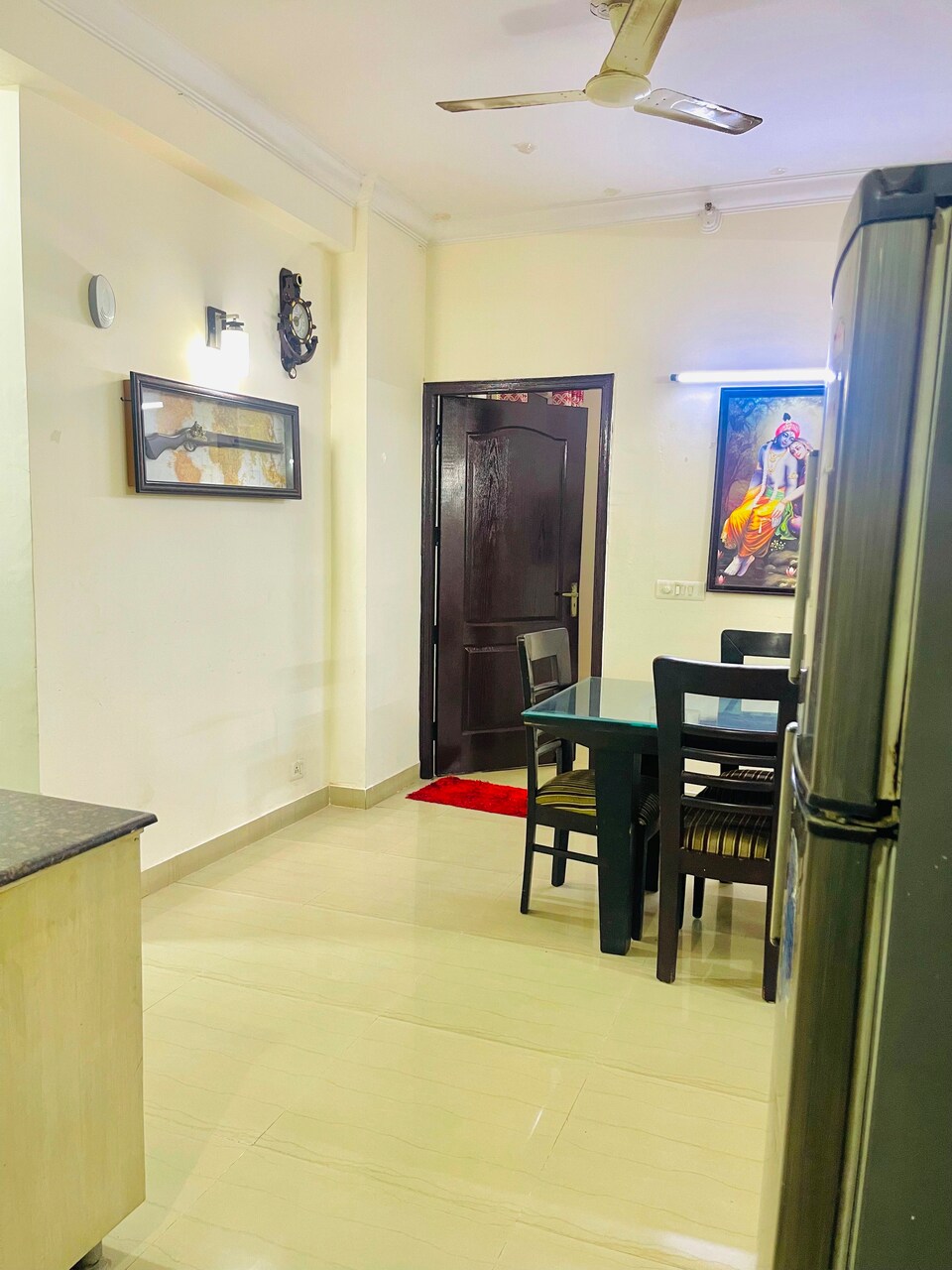 Capital O 91506 Mukhiya Niwas, Noida City, Noida