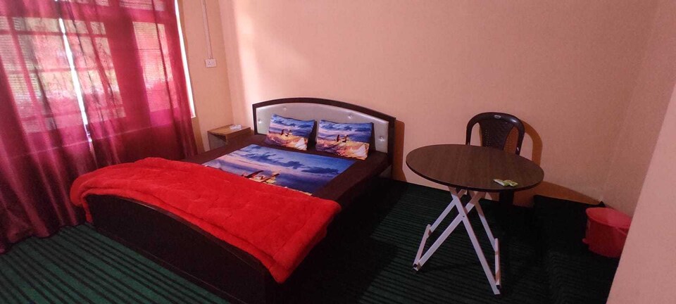 OYO Home 4 Seasons Homestay, Gurez Homes, Gurez